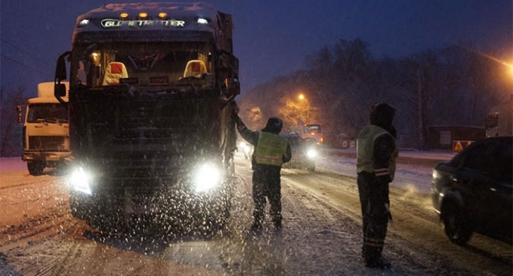Дорожники рассказали про очистку снега в Челябинске